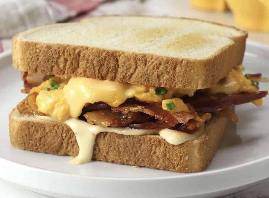 BLT sandwich at 65 Crimson Laurel